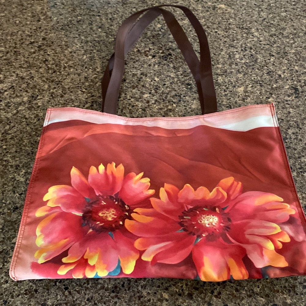 The Art Institute of Chicago Red Hill with Flower tote bag